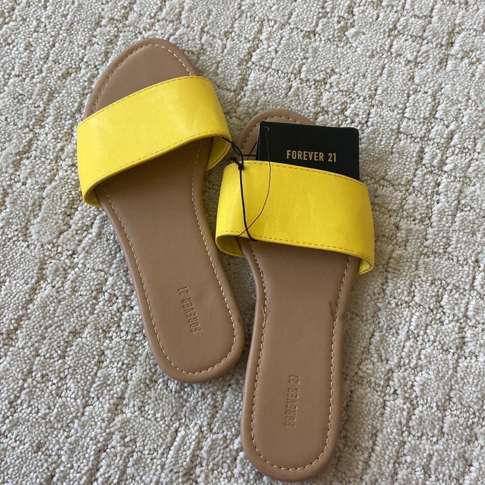 Forever 21 Yellow Slide Sandals 🩴